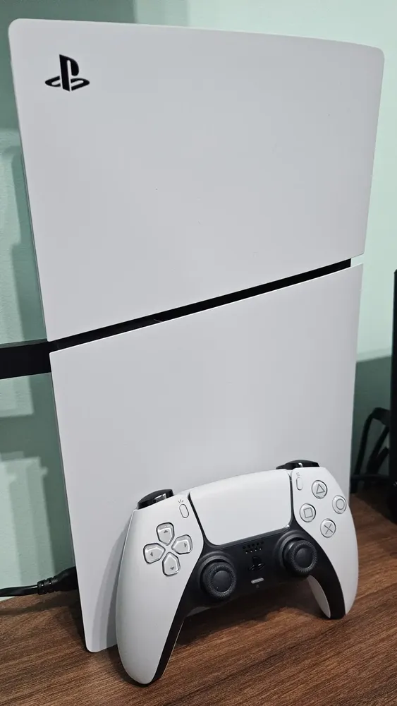 Foto do console e embalagem